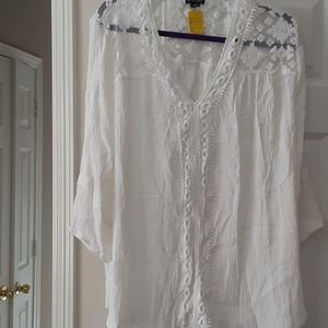 Long sleeved lace top